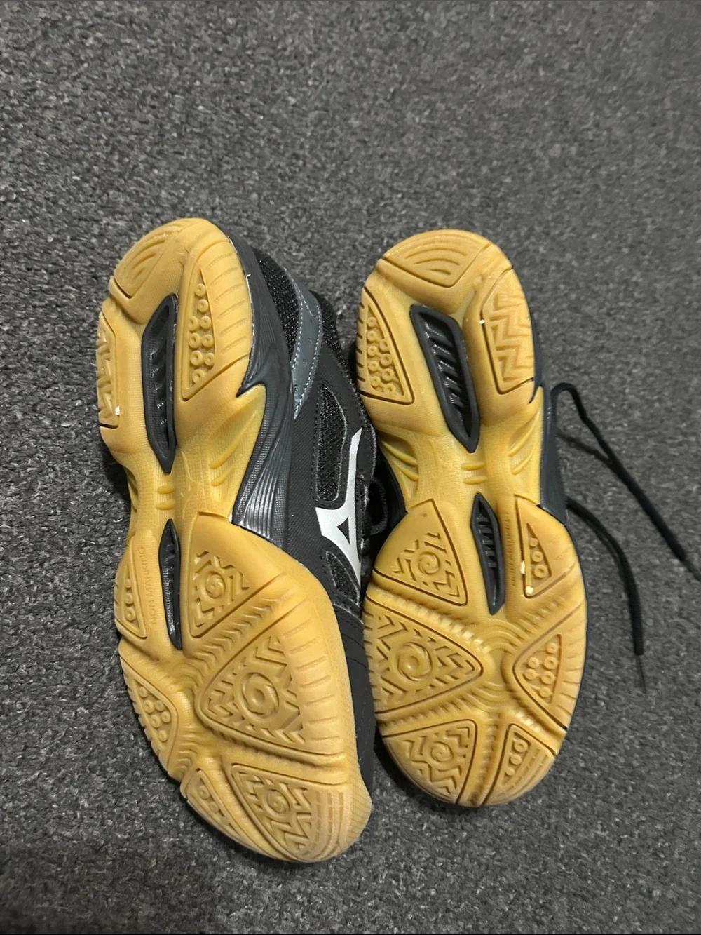 Mizuno Black and Yellow Indoor Training Sneakers